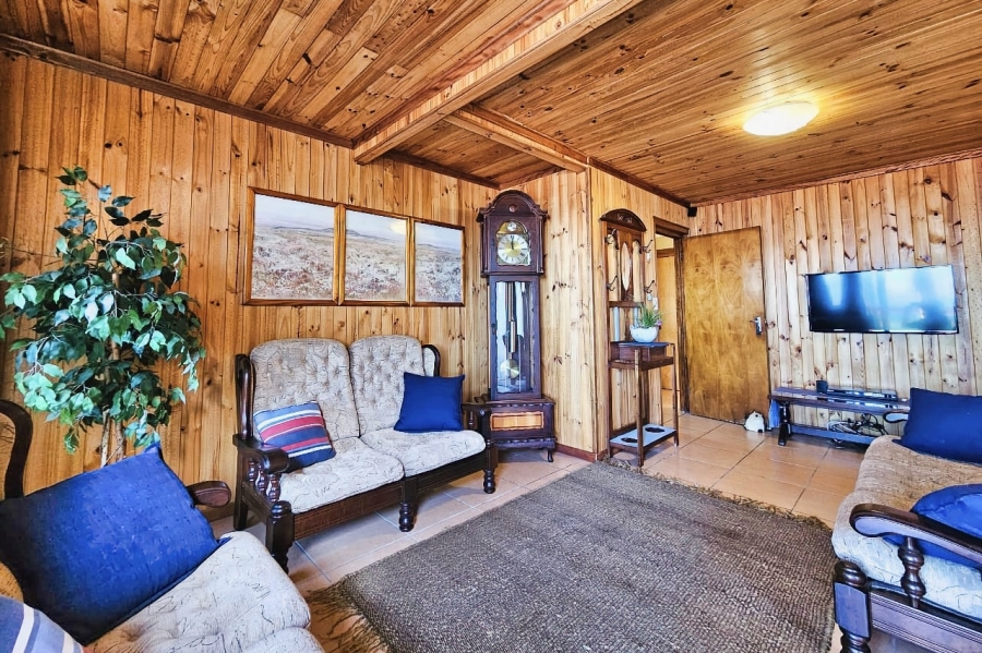 4 Bedroom Property for Sale in Herolds Bay Western Cape